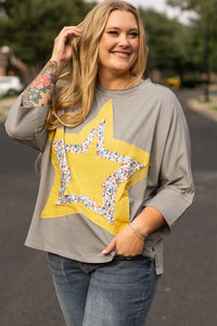 Floral Star Patched Pattern 3/4 Sleeve Plus Size Top