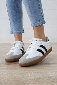 Striped Lace-up Flat Sneakers