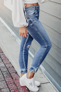 Distressed Frayed Ankle Skinny JeansA