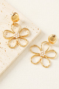 Vintage Cut Out Flower Pearl Decor Stud Earrings